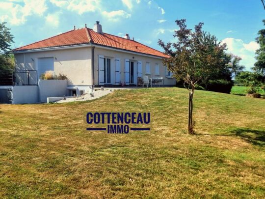 Chemille En Anjou -  BELLE RENOVATION A MELAY - MAISON + STUDIO SUR 2000 M²