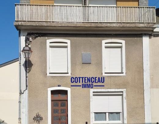 Chemille En Anjou -  MAISON à USAGE LOCATIF au Coeur de CHEMILLE